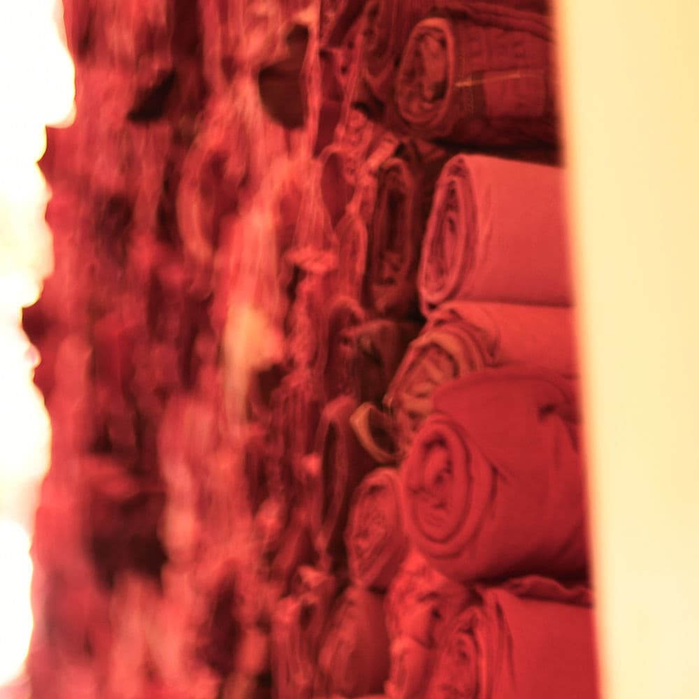 高橋 牧子Leather Curtain / Makiko Takahashi
