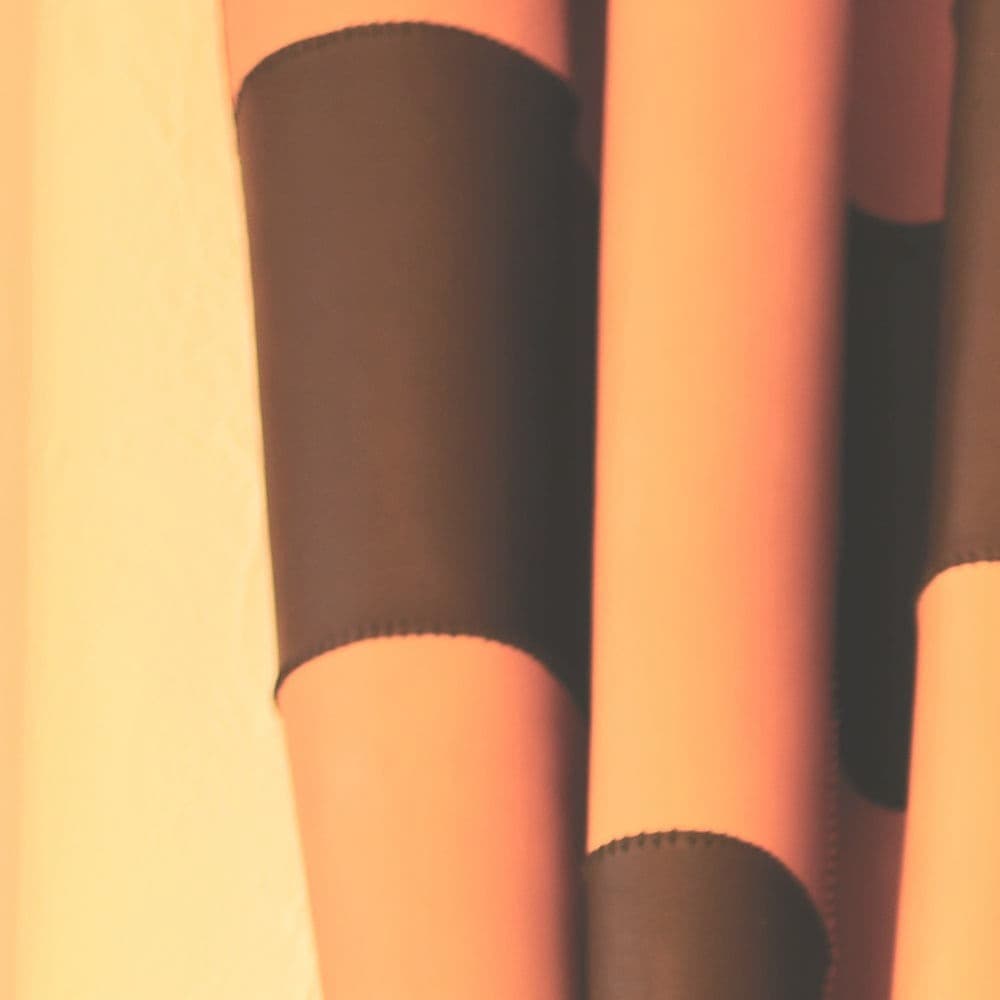 高橋 牧子Leather Curtain / Makiko Takahashi