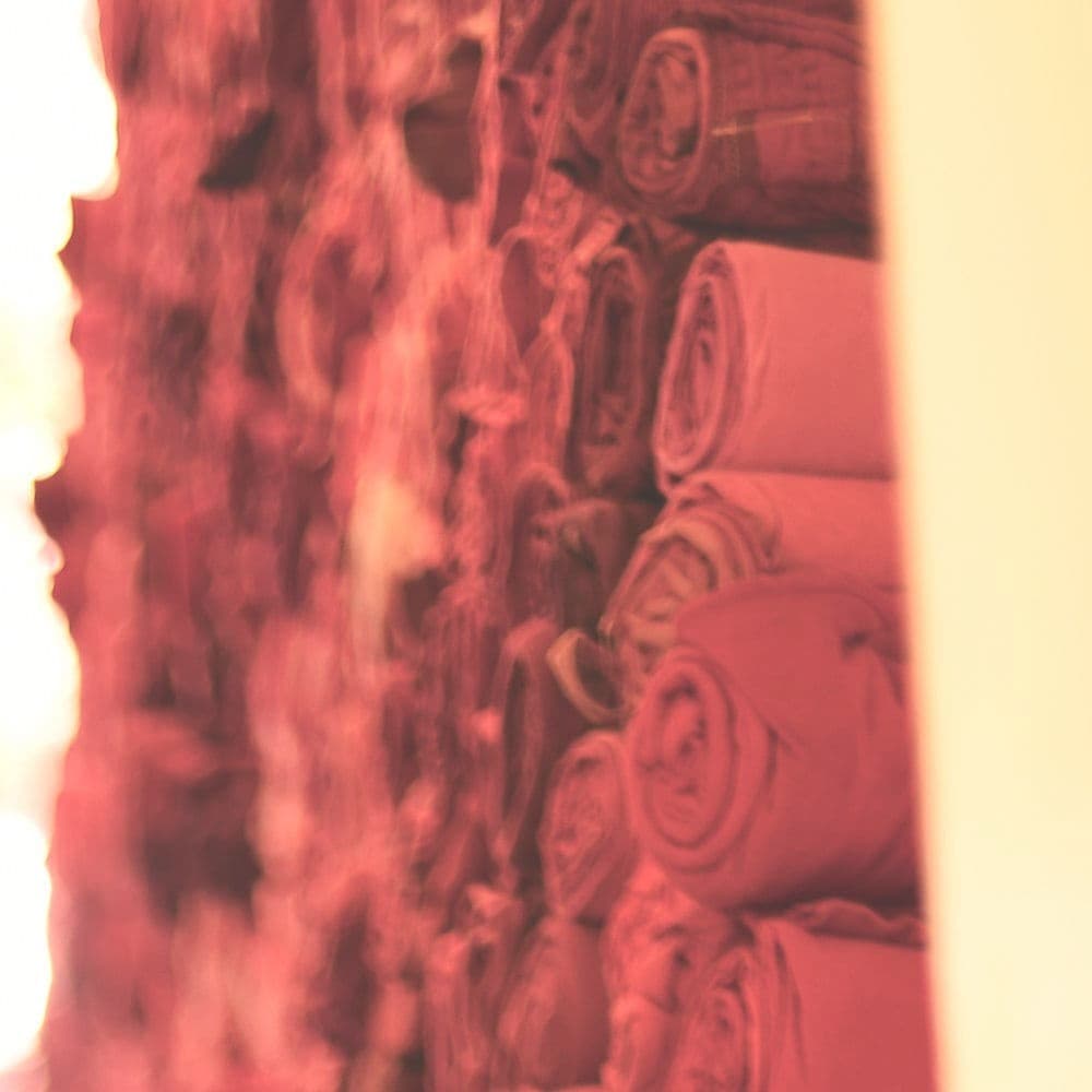 高橋 牧子Leather Curtain / Makiko Takahashi